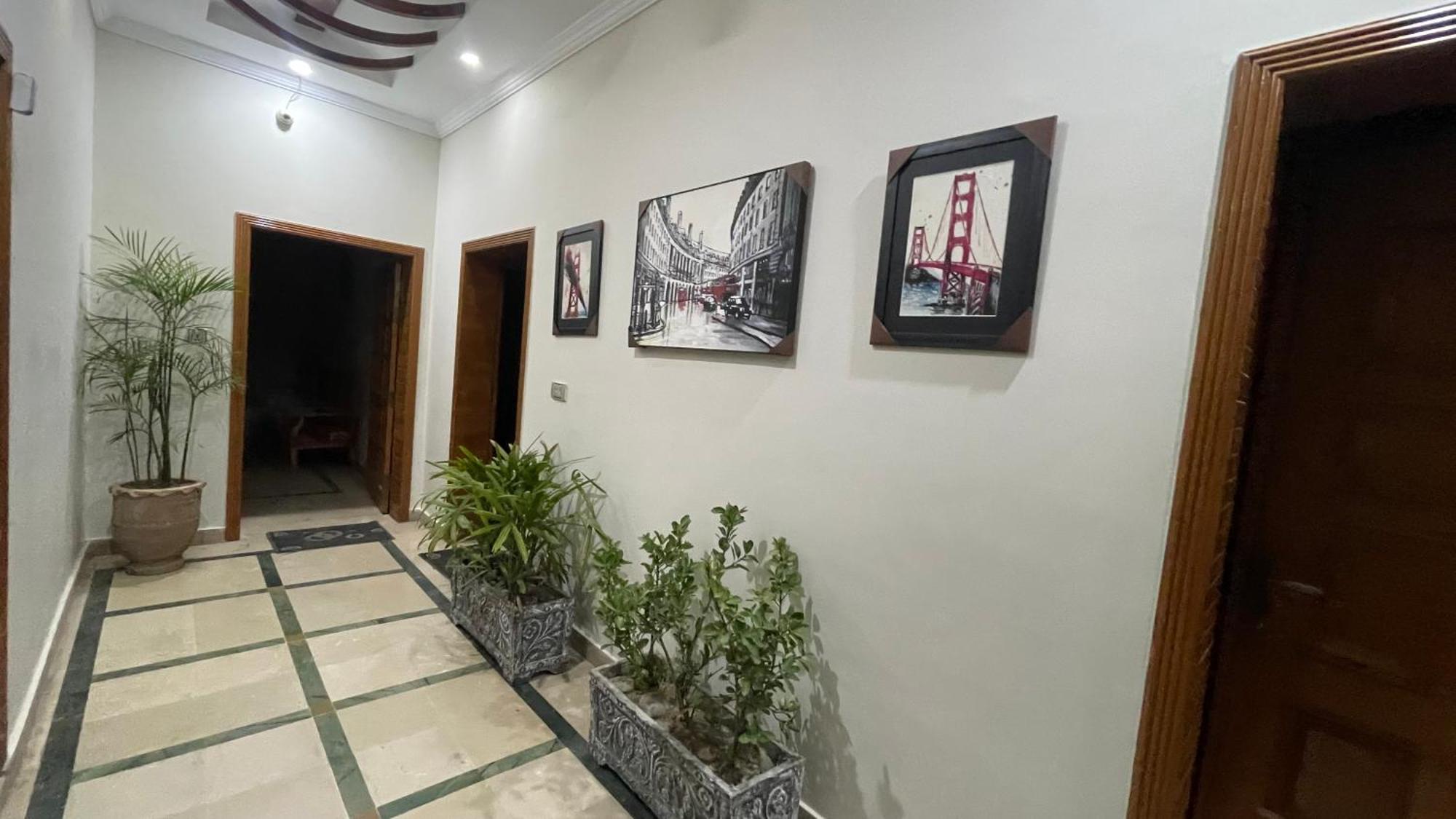 Midways Guest House And Hotels 이슬라마바드 외부 사진