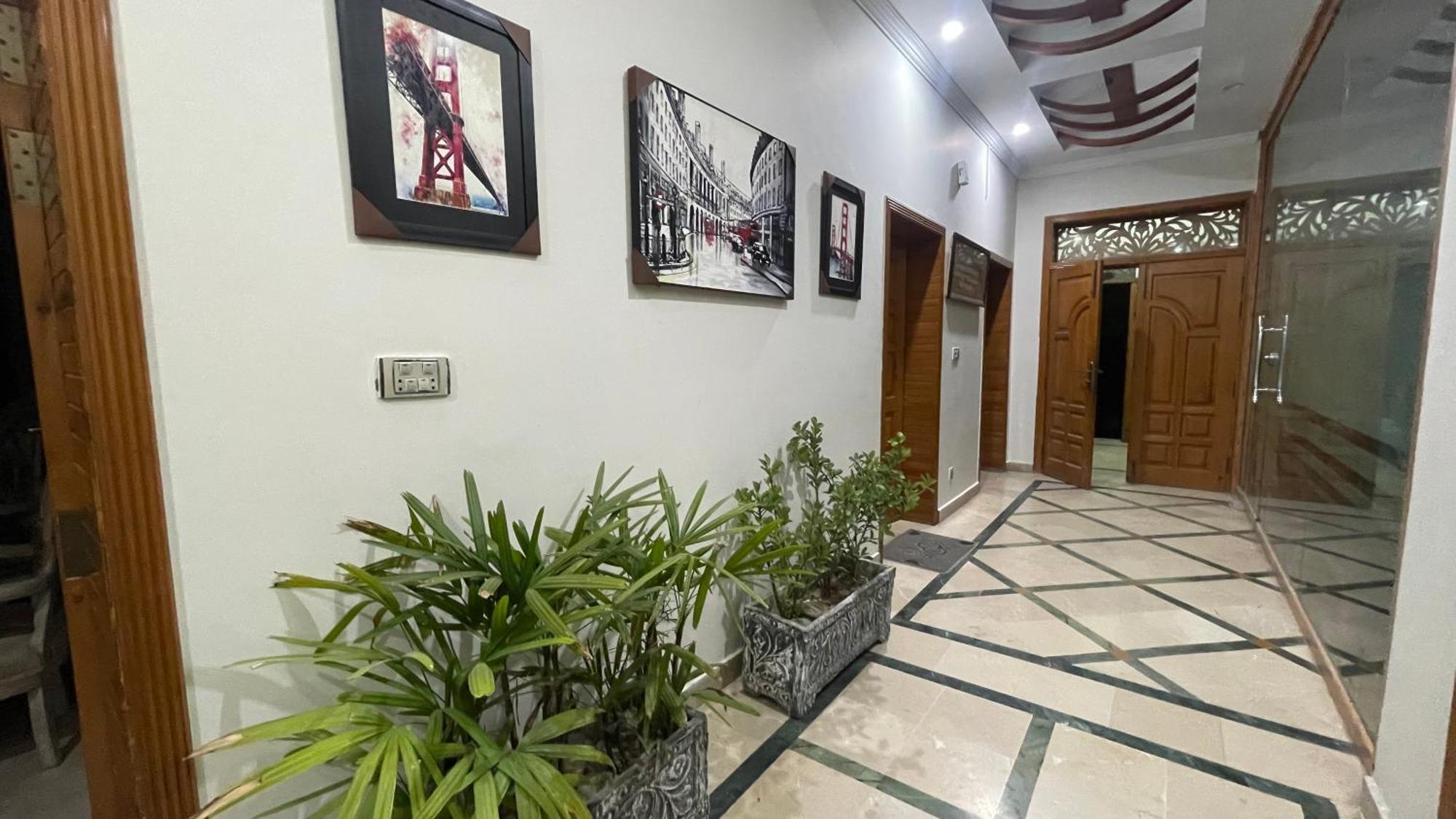 Midways Guest House And Hotels 이슬라마바드 외부 사진