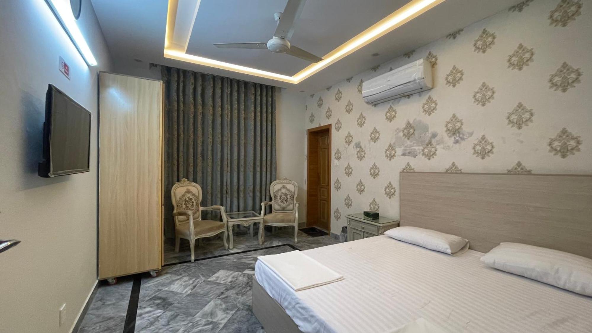 Midways Guest House And Hotels 이슬라마바드 외부 사진