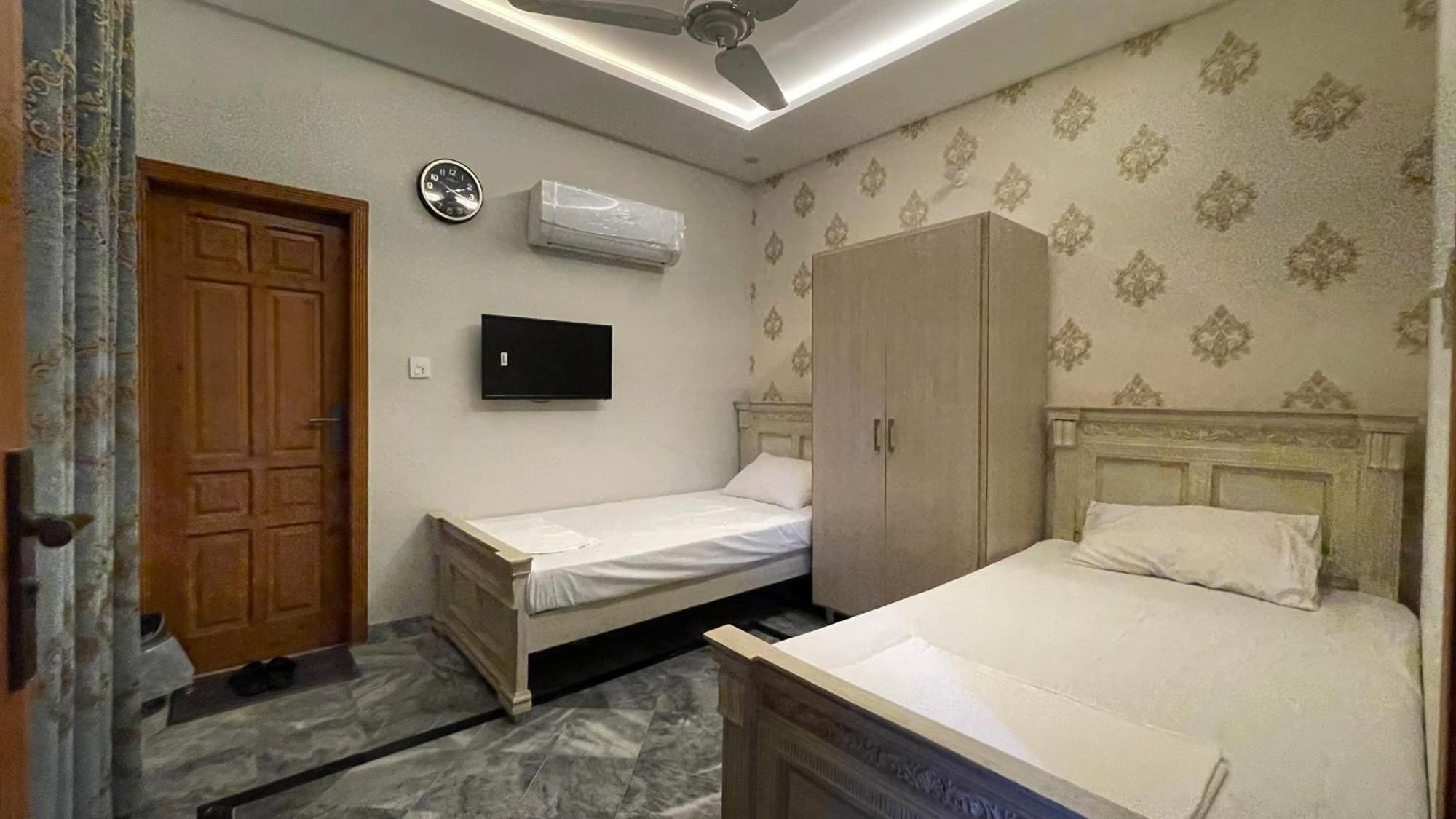 Midways Guest House And Hotels 이슬라마바드 외부 사진
