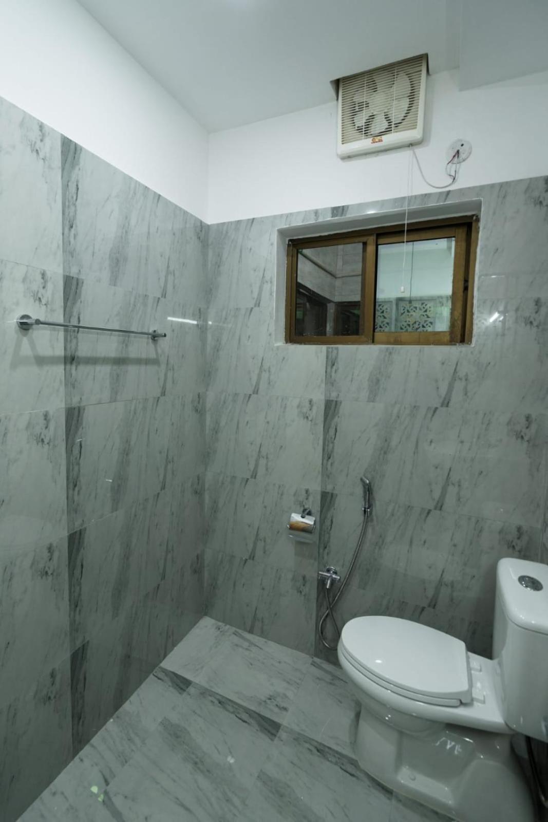 Midways Guest House And Hotels 이슬라마바드 외부 사진