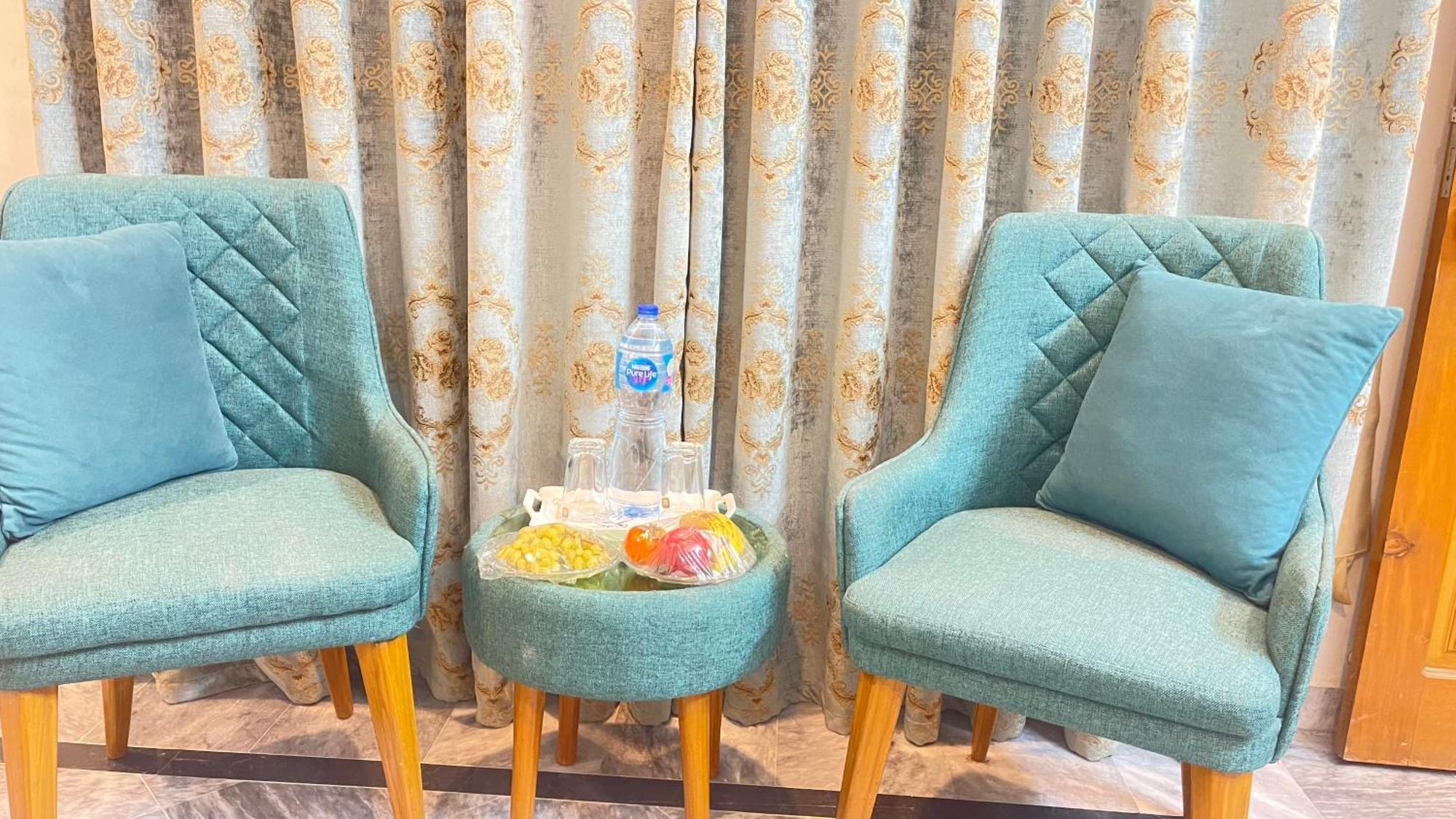 Midways Guest House And Hotels 이슬라마바드 외부 사진