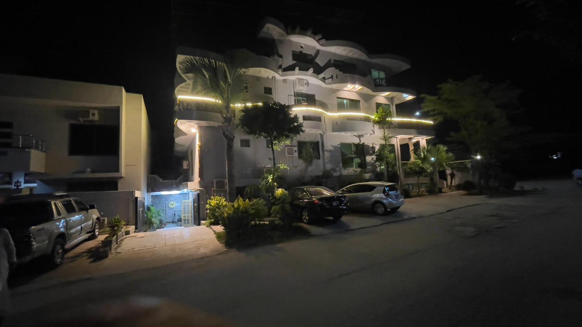 Midways Guest House And Hotels 이슬라마바드 외부 사진