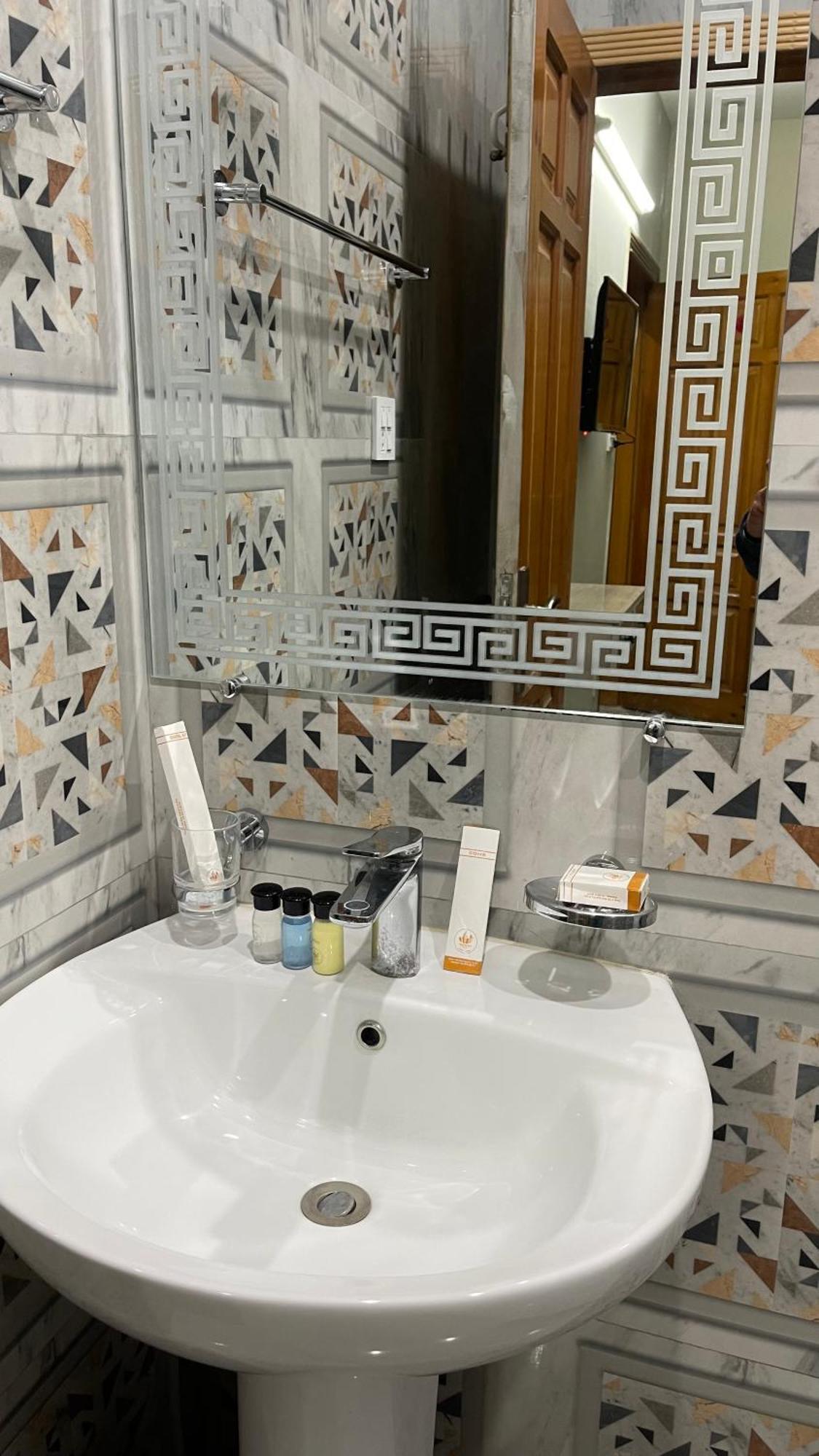 Midways Guest House And Hotels 이슬라마바드 외부 사진